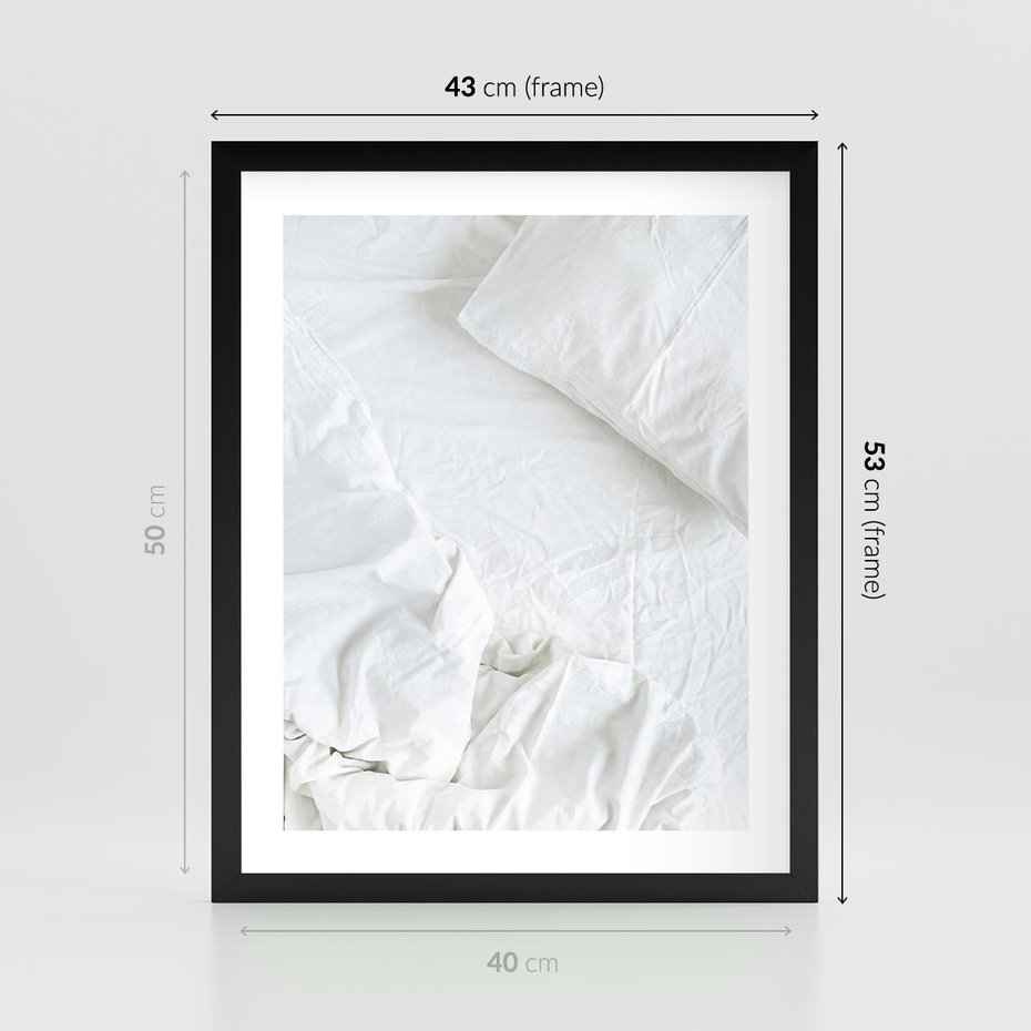 Plakat w ramie 40x50 - Sztuka i Komfort - pościel, biała kołdra poduszka - rama czarna