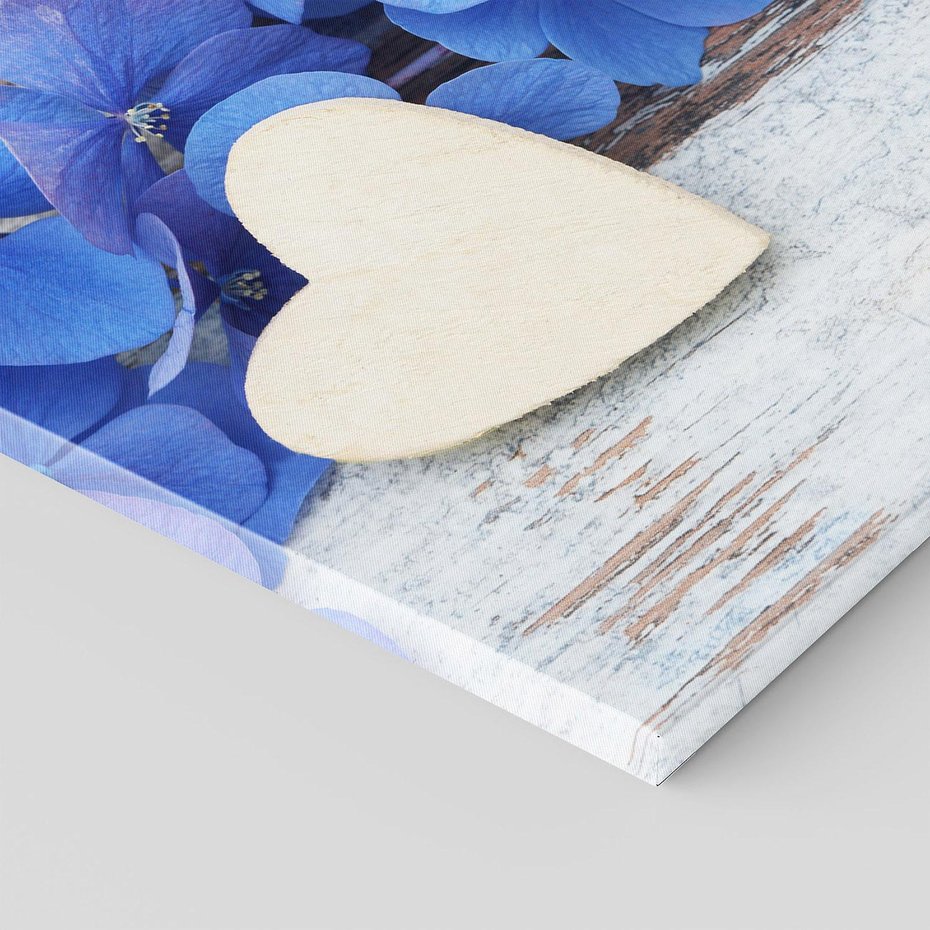 Obraz na płótnie 60x60 - Kwiatowe serce - kwiaty, serce