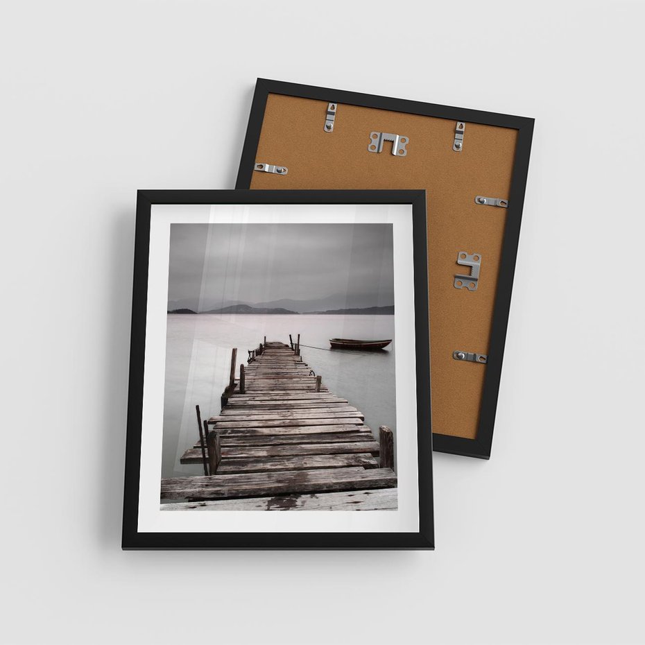 Plakat w ramie 40x50 - Spokój nad Jeziorem - pomost, jezioro - rama czarna