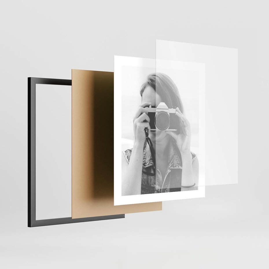 Plakat w ramie 40x50 - Zrób mi Zdjęcie - fotografia, kobieta z aparatem - rama czarna