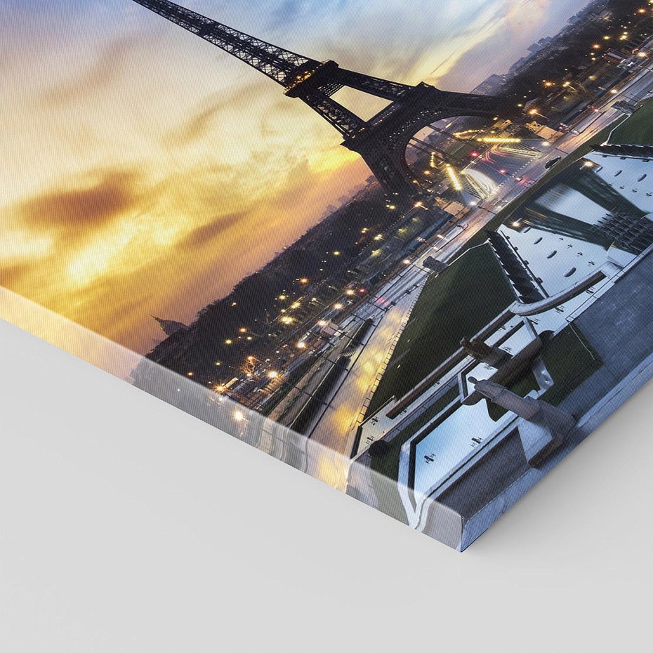 Obraz na płótnie 70x70 - Romantyczny Paryż - Wieża Eiffla w blasku - Paryż, Wieża