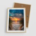 Plakat w ramie 50x70 - Magia zachodu słońca na plaży - zachód, słońca - rama drewno