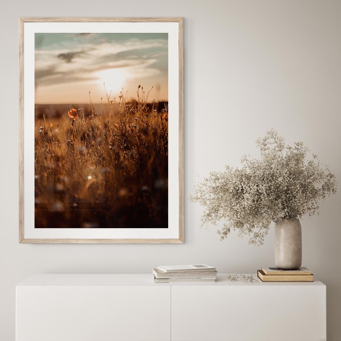 Plakat w ramie 30x40 - Zachwyt zachodem słońca na łące - zachód, słońca - rama drewno