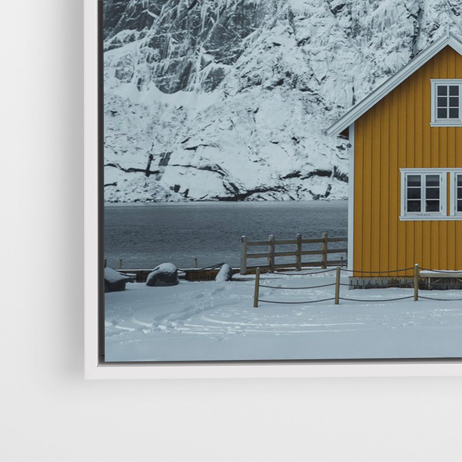 Obraz w ramie 80x120 - Urok Norweskich Domków - Skandynawia, Norwegia - rama biała