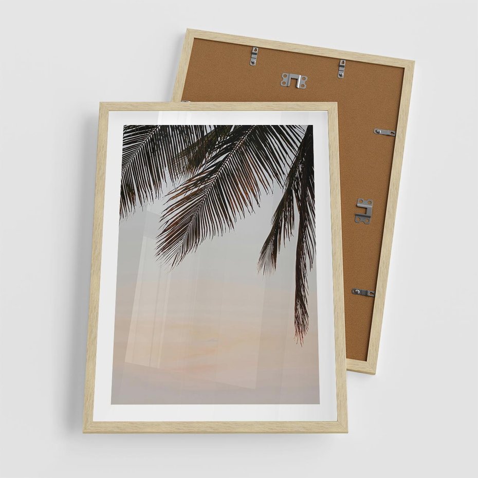 Plakat w ramie 50x70 - Tropikalna Harmonia - palmy na tle nieba - rama drewno
