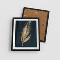Plakat w ramie 40x50 - Mroczne Złoto - nowoczesna grafika, złoty liść na czarnym tle - rama czarna