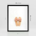 Plakat w ramie 40x50 - Minimalistyczna Moda: Klapki na Białym Tle - klapki, minimalizm - rama czarna