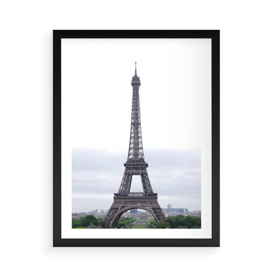 Plakat w ramie 50x70 - Eiffla w mglistym świetle - Eiffla, Paryż - rama czarna