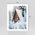 Plakat bez ramy 40x50 - Zimowe Ustronie w Lesie - domek w lesie, zimowy las