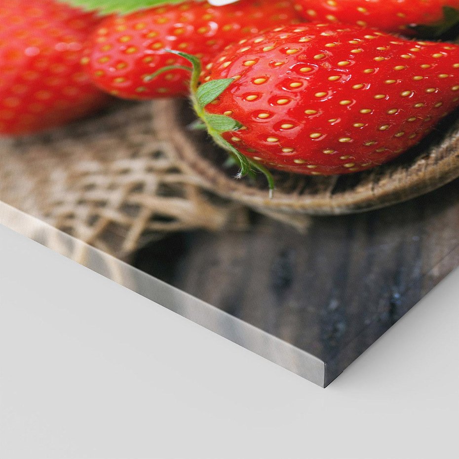 Obraz na płótnie 120x80 - Truskawki: owocowa ekstaza - truskawki, owoce