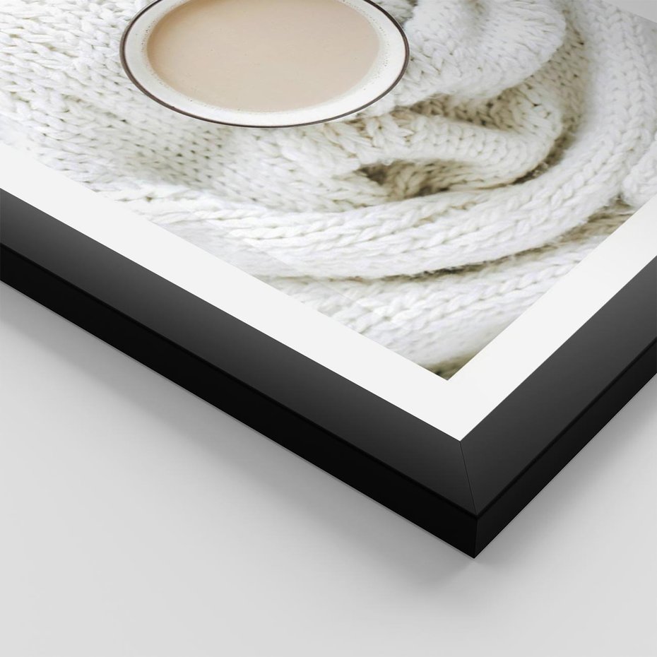 Plakat w ramie 40x50 - Kawa na Wełnianym Kocu - kawa, biały wełniany koc - rama czarna