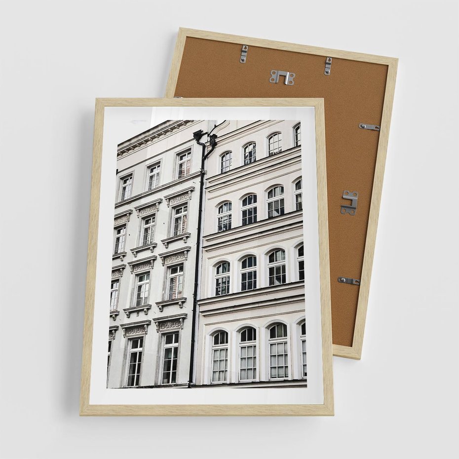 Plakat w ramie 50x70 - Urok Starej Kamienicy - budynki, miasto - rama drewno