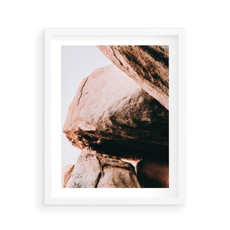 Plakat w ramie 40x50 - Tekstura Brązu - skały, głazy - rama biała