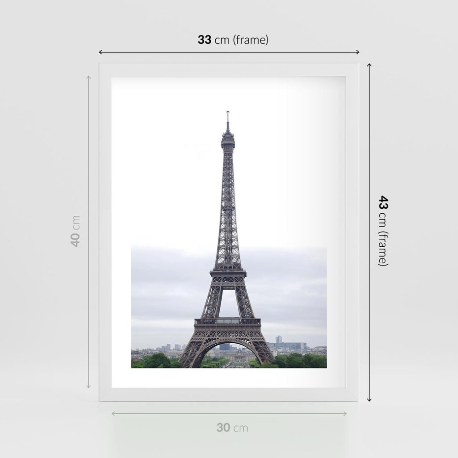 Plakat w ramie 30x40 - Eiffla w mglistym świetle - Eiffla, Paryż - rama biała