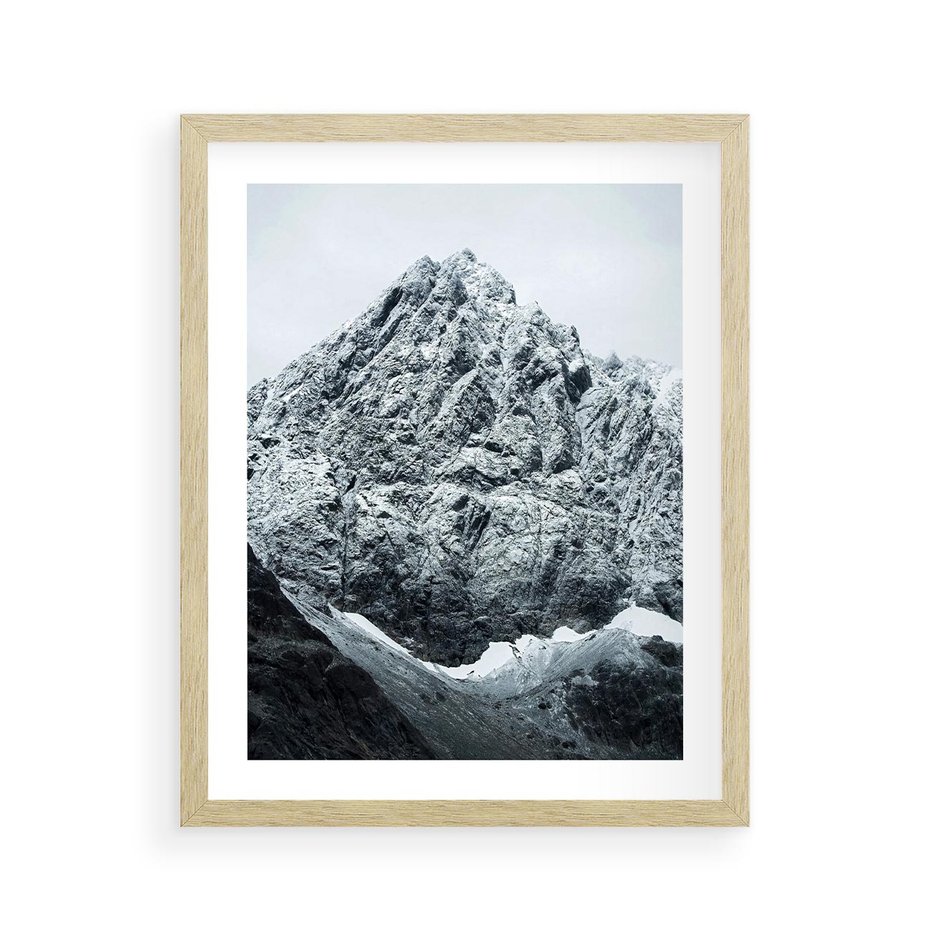 Plakat w ramie 40x50 - Surowość Gór - śnieg, zima w górach - rama drewno