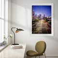 Plakat bez ramy 30x40 - Światło nocnej ulicy - miasto, nocą