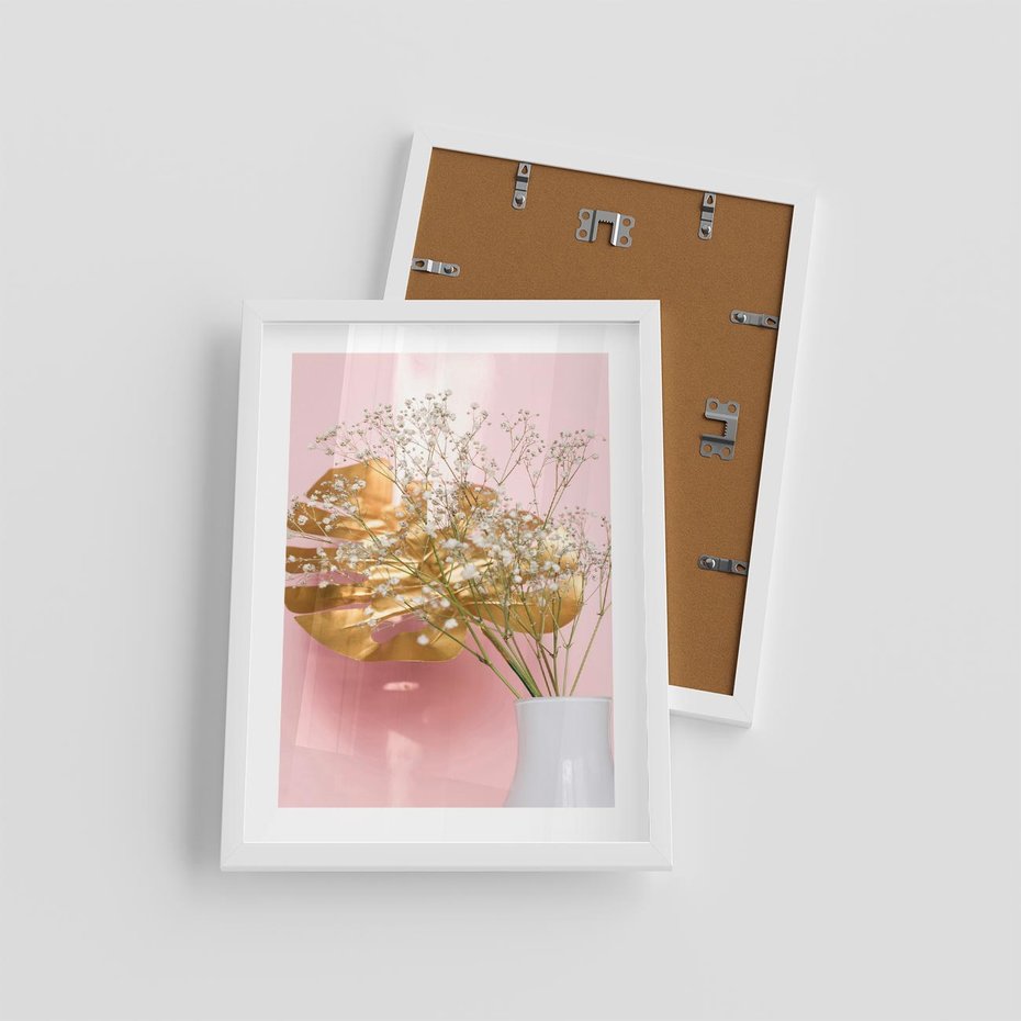 Plakat w ramie 30x40 - Złoty Akcent - złoty liść montery, gipsówka - rama biała