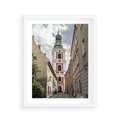 Plakat w ramie 40x50 - Magia perspektywy uliczki - uliczka, perspektywa - rama biała