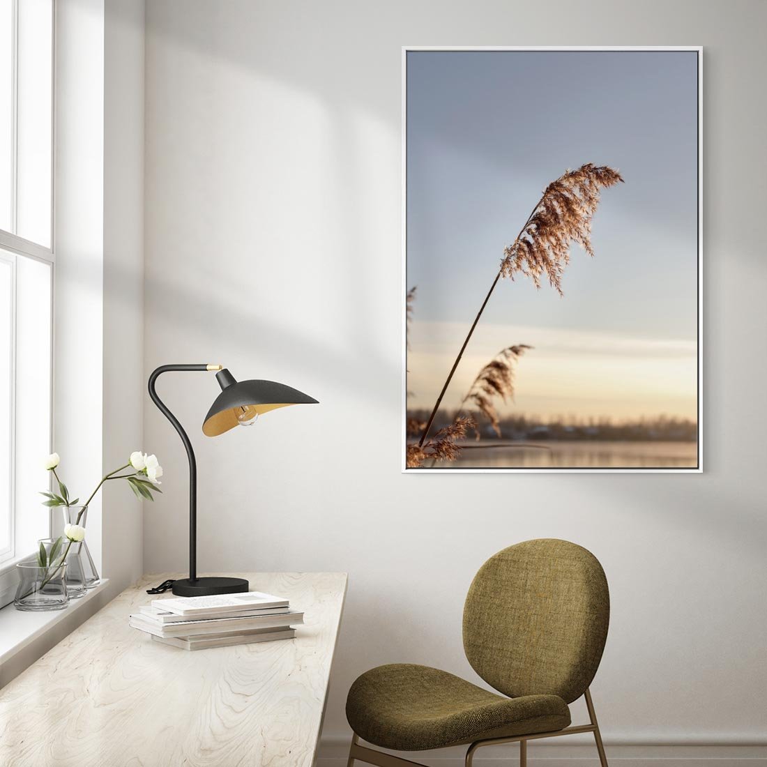 Obraz w ramie 70x100 - Naturalna Delikatność - trawy, boho - rama biała