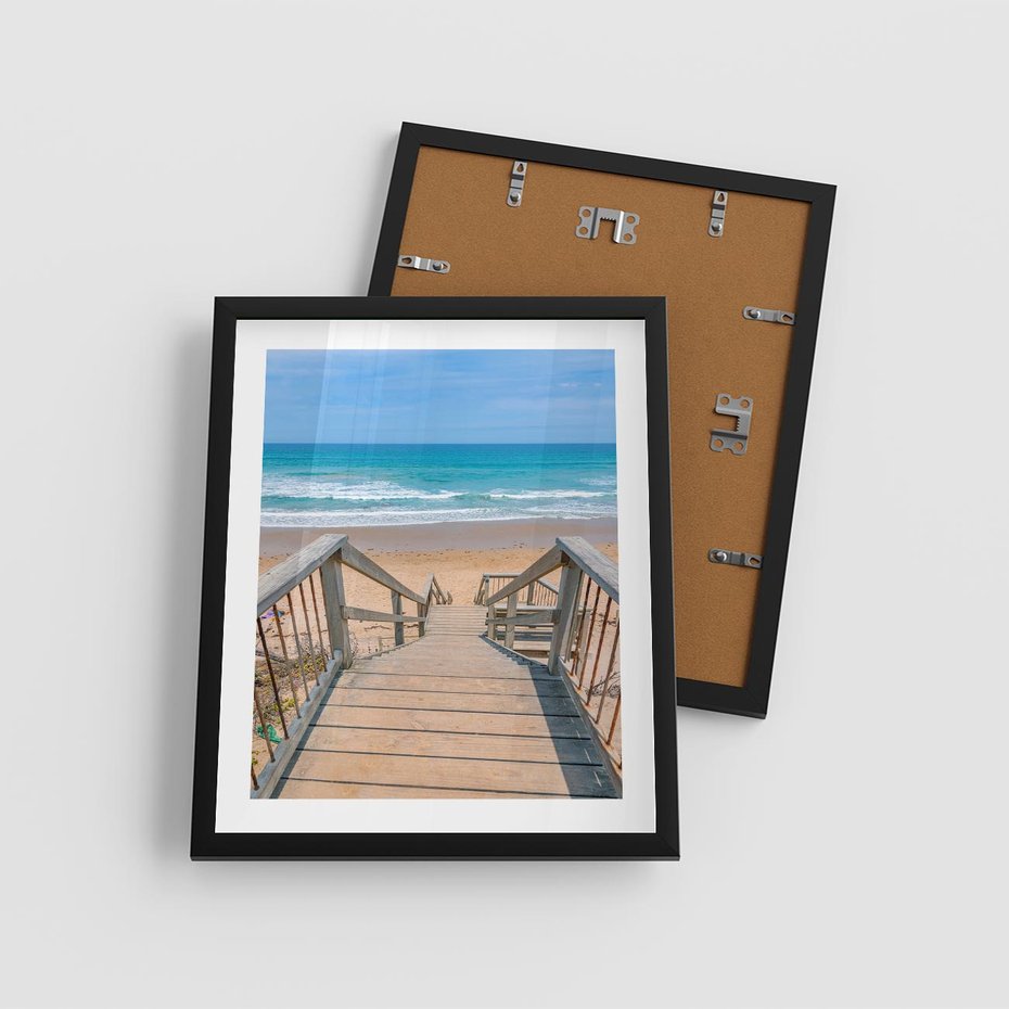 Plakat w ramie 40x50 - Pomost ku Morzu - pomost na plaży, morze - rama czarna