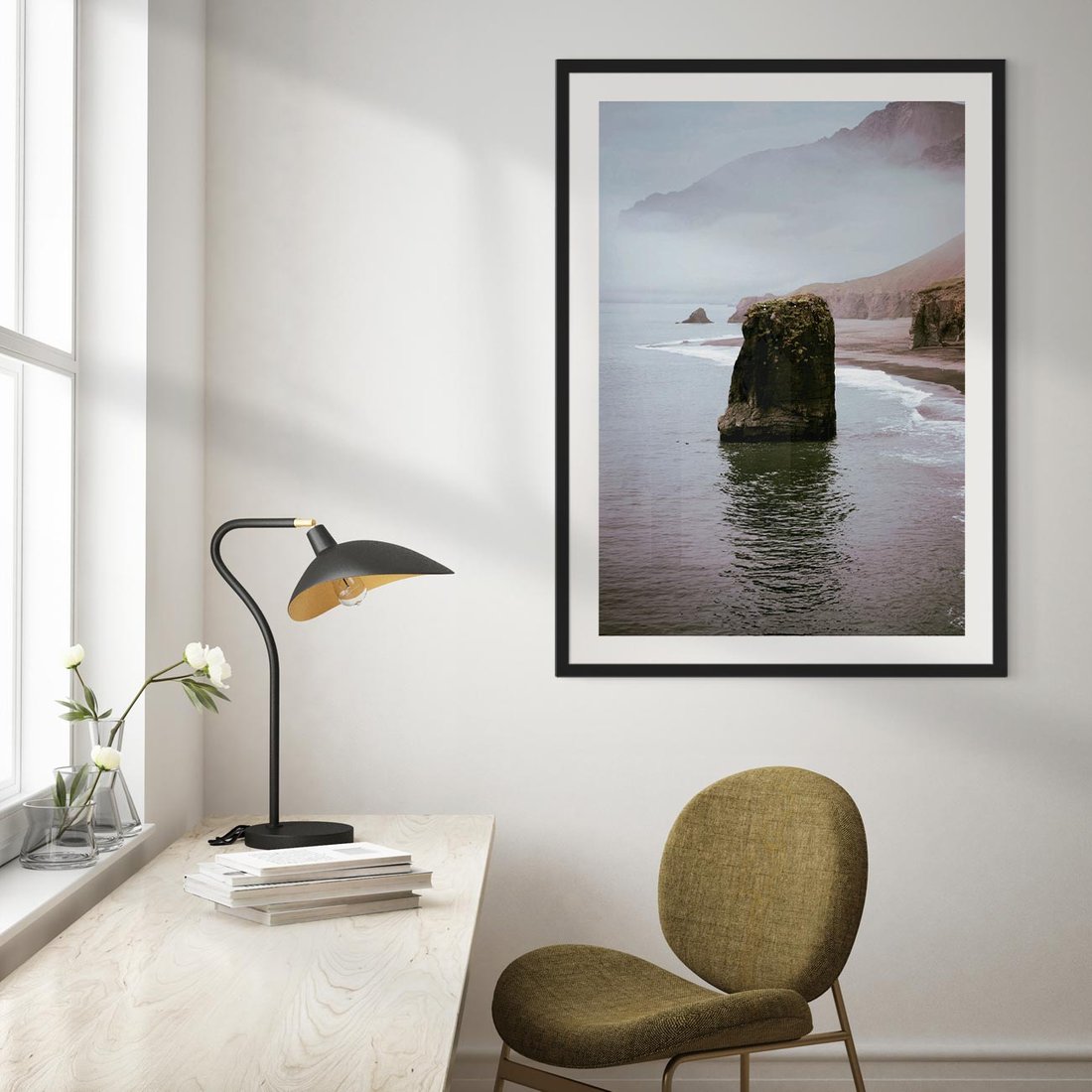 Plakat w ramie 40x50 - Północna Dzikość: Skaliste Klify nad Morzem - skały, klify - rama czarna