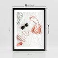 Plakat w ramie 30x40 - Letnia Elegancja na Plaży - kompozycja, elementy stroju na plażę - rama czarna