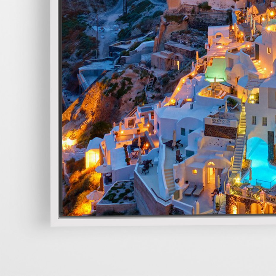 Obraz w ramie 50x70 - Wyblakłe wspomnienia gwiazd - Santorini, wieczór - rama biała