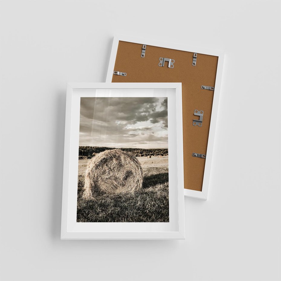 Plakat w ramie 30x40 - Ciepło Natury - snopki siana, pole - rama biała
