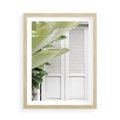 Plakat w ramie 50x70 - Tropikalne Okno - białe okiennice, zielona tropikalna roślina - rama drewno