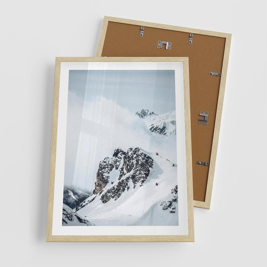 Plakat w ramie 50x70 - Górski Majestat - górskie szczyty pod śniegiem, górski krajobraz - rama drewno