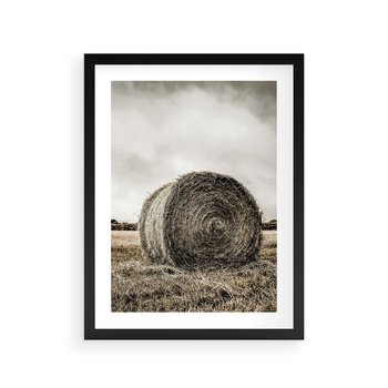 Plakat w ramie 40x50 - Siano w Sepii: Wiejska Tradycja - snopek siana, bela siana - rama czarna