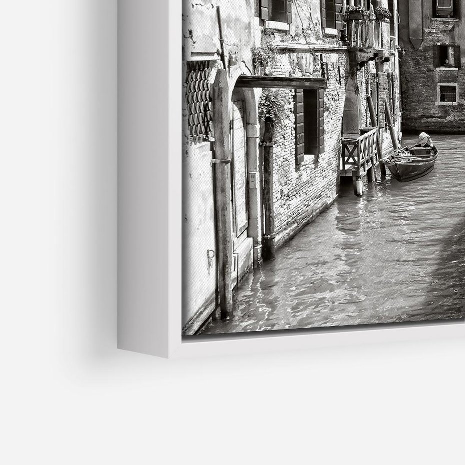 Obraz w ramie 50x50 - Weneckie Kanały - czarno białe zdjęcie, wenecja - rama biała
