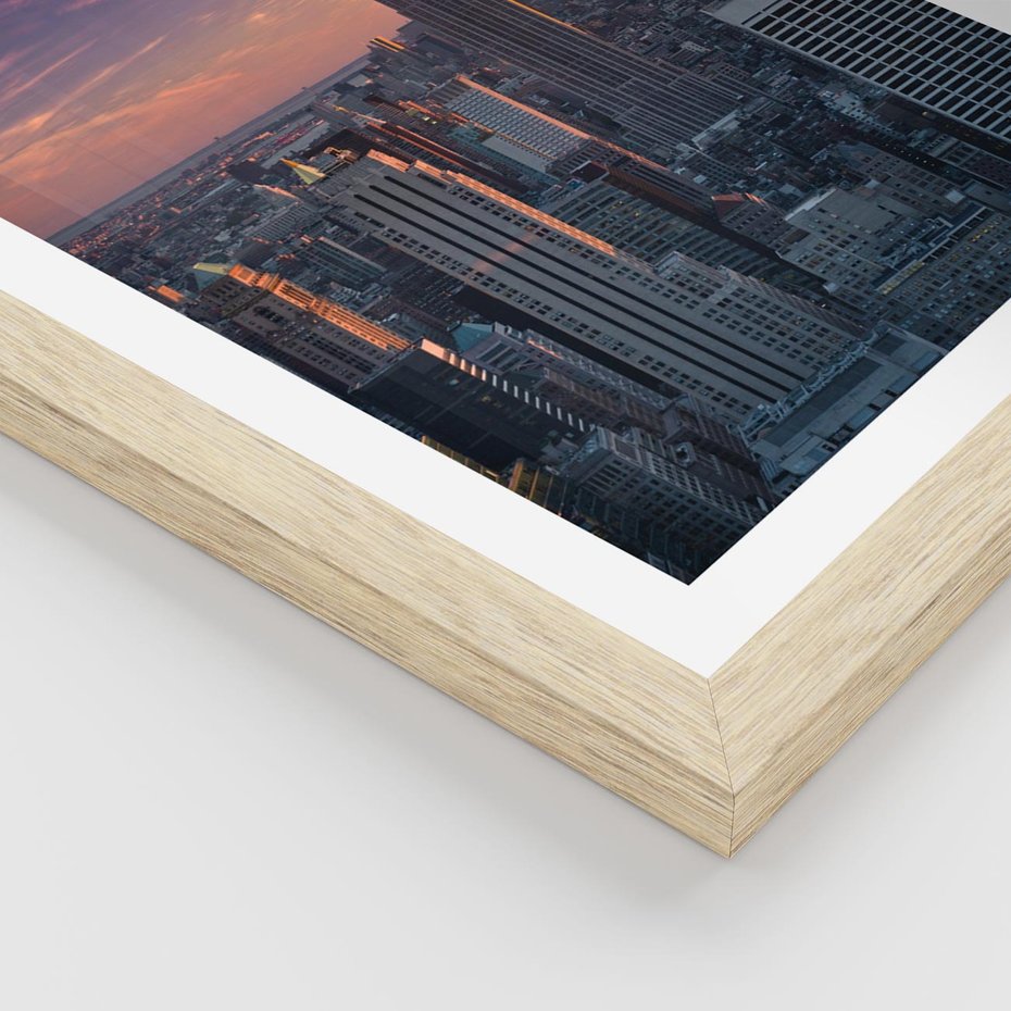 Plakat w ramie 30x40 - Nowy Jork - Błyskawice Manhattanu - Nowy Jork, Manhattan - rama drewno