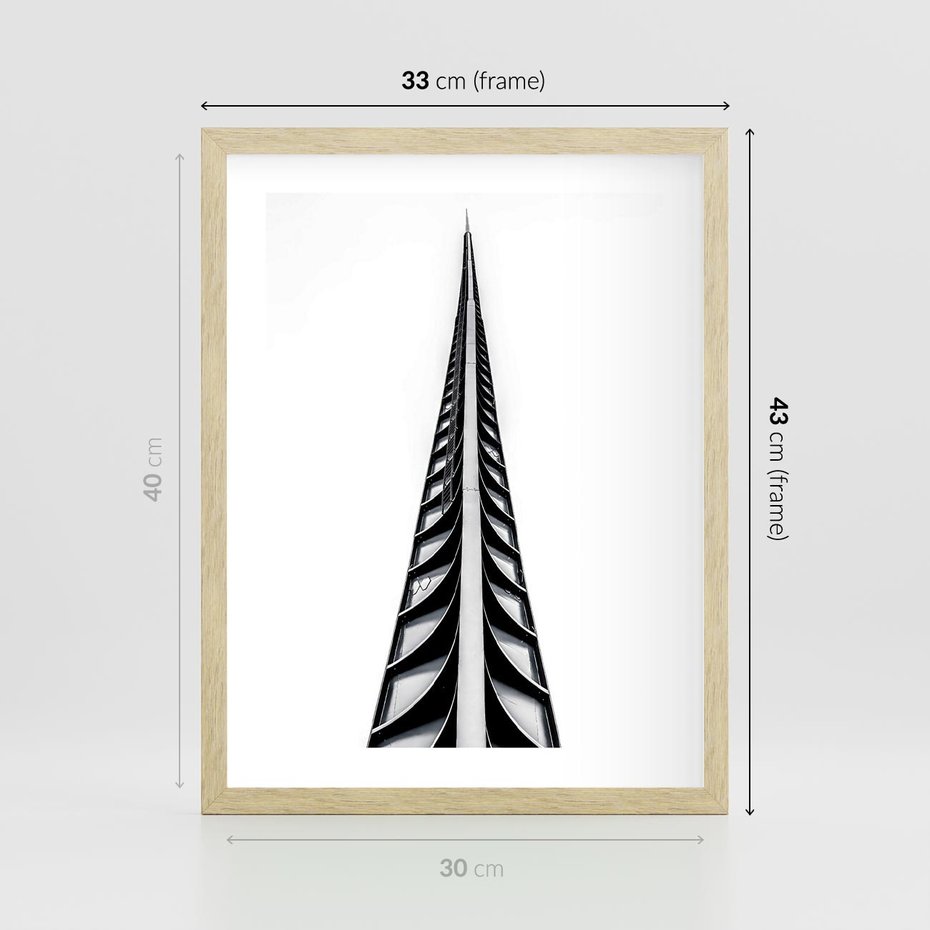 Plakat w ramie 30x40 - Majestatyczna Architektura - wysoki, strzelisty wieżowiec - rama drewno