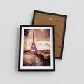 Plakat w ramie 30x40 - Eiffla: ikona Paryża - Eiffla, Paryż - rama czarna
