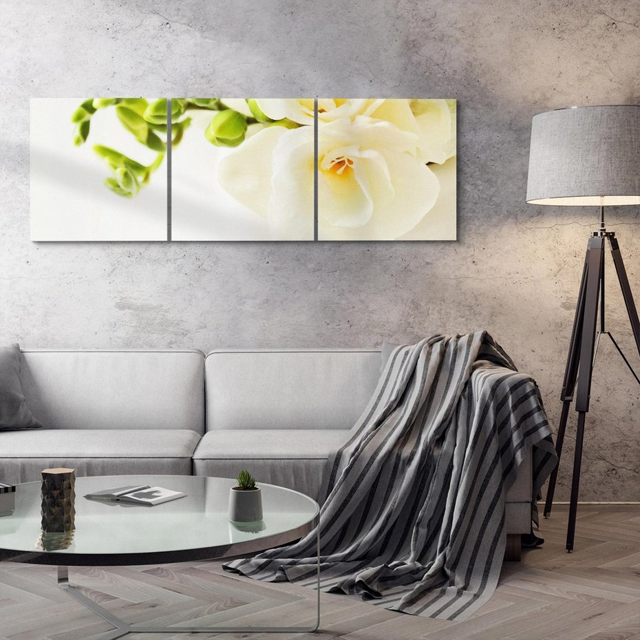 Obraz na płótnie 150x50 - Subtelność białych frezji - frezja, białe