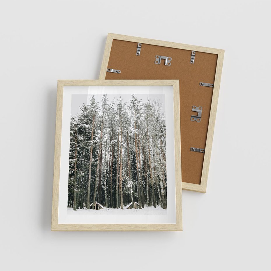 Plakat w ramie 40x50 - Sypiący Śnieg - las w zimie, drzewa pod śniegiem - rama drewno