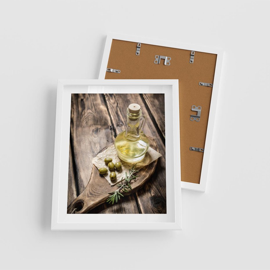 Plakat w ramie 40x50 - Oliwki w restauracji - oliwa, oliwki - rama biała