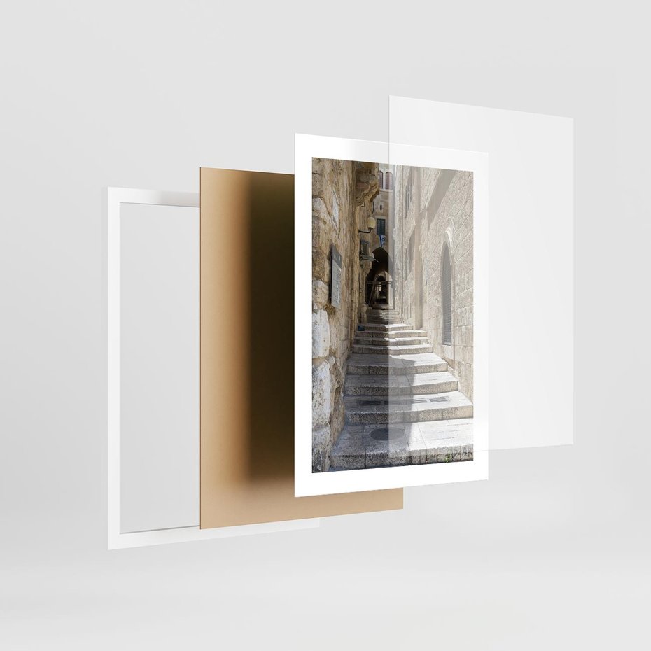 Plakat w ramie 30x40 - Urok uliczki: perspektywa miasta - uliczka, perspektywa - rama biała