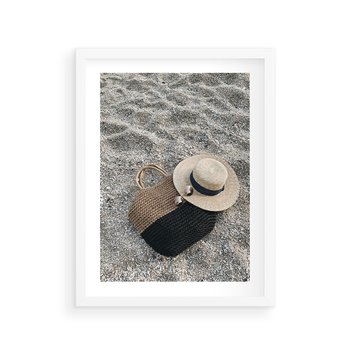 Plakat w ramie 30x40 - Plażowe Przygotowania - torba plażowa, kapelusz - rama biała
