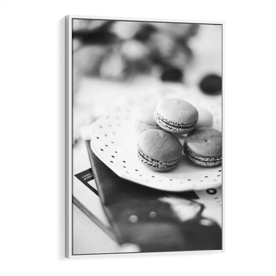 Obraz w ramie 50x70 - Makaroniki w Szarości - czarno biała fotografia, plakat - rama biała