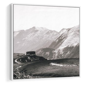 Obraz w ramie 50x50 - Wzgórza w Bieli - górski krajobraz, punkt widokowy - rama biała