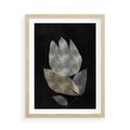 Plakat w ramie 50x70 - Nocne Uniesienia - abstrakcyjny kwiat, mroczna atmosfera - rama drewno