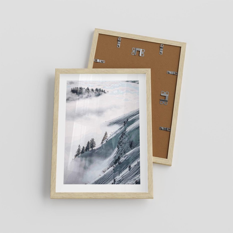 Plakat w ramie 30x40 - Czystość Natury - ośnieżone szczyty górskie, pejzaż - rama drewno