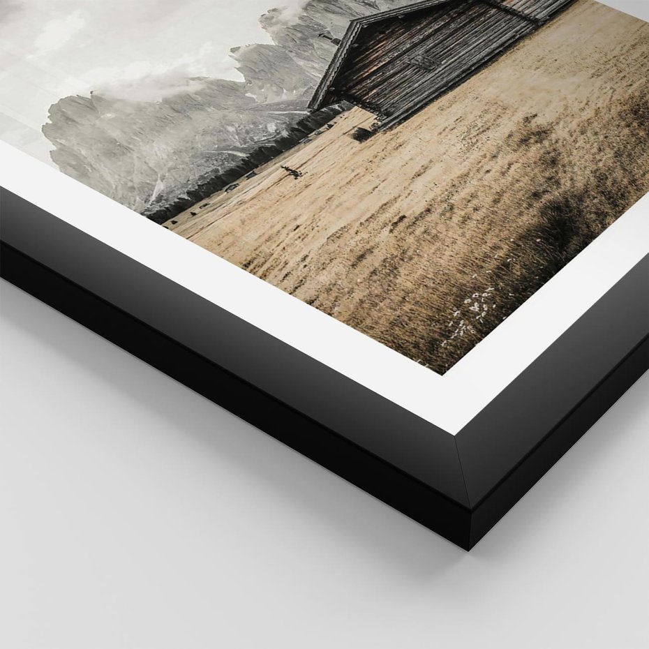 Plakat w ramie 30x40 - Surowa Przestrzeń i Górski Ustronny Azyl - chatka w górach, góry - rama czarna