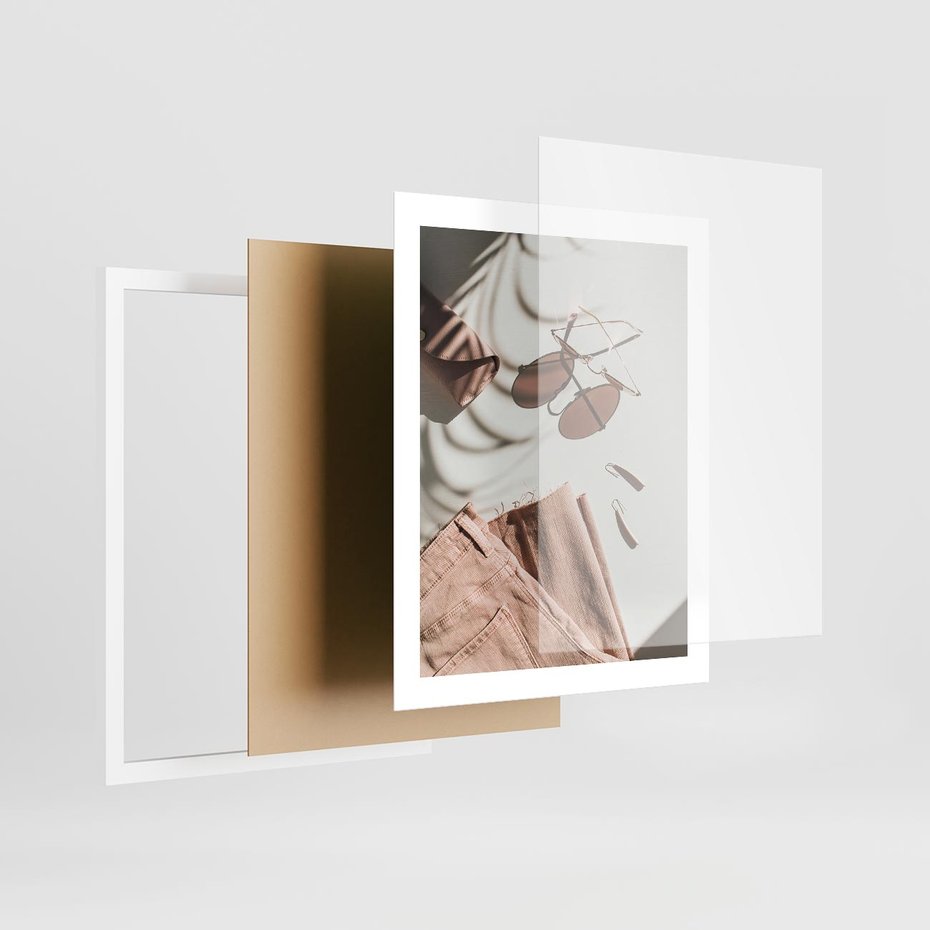 Plakat w ramie 40x50 - Urok Pudrowego Różu - zdjęcie, moda - rama biała