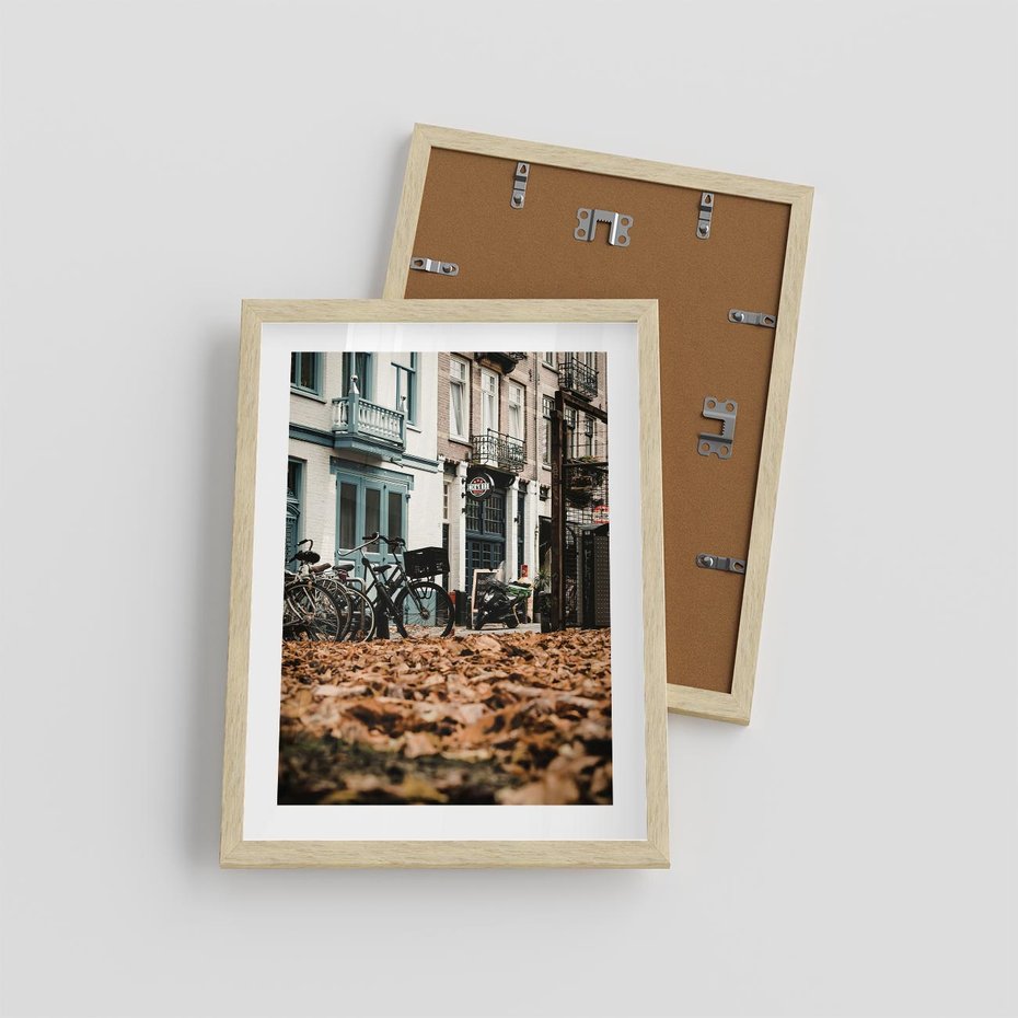Plakat w ramie 30x40 - Rowery w Mieście pełnym Liści - rower, miasto - rama drewno