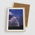 Plakat w ramie 50x70 - Burza z błyskawicami nad horyzontem - burza, błyskawica - rama drewno