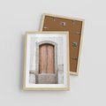 Plakat w ramie 30x40 - Śródziemnomorskie Drzwi Czasu - fotografia starych drzwi, śródziemnomorska architektura - rama drewno