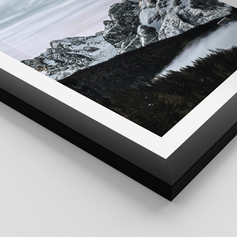 Plakat w ramie 50x70 - Malowniczy Krajobraz ze Śniegiem - góry, śnieg - rama czarna